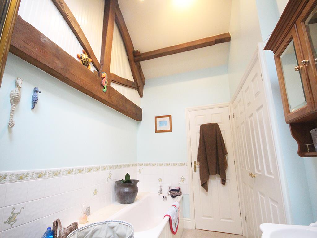 4 bedroom semi-detached house SSTC in Colne - IMG_5336.jpg